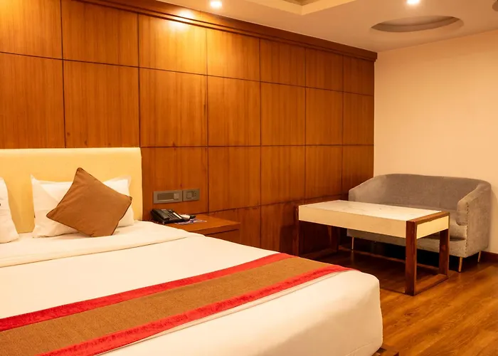 Kailash Kutee Hotel 4*