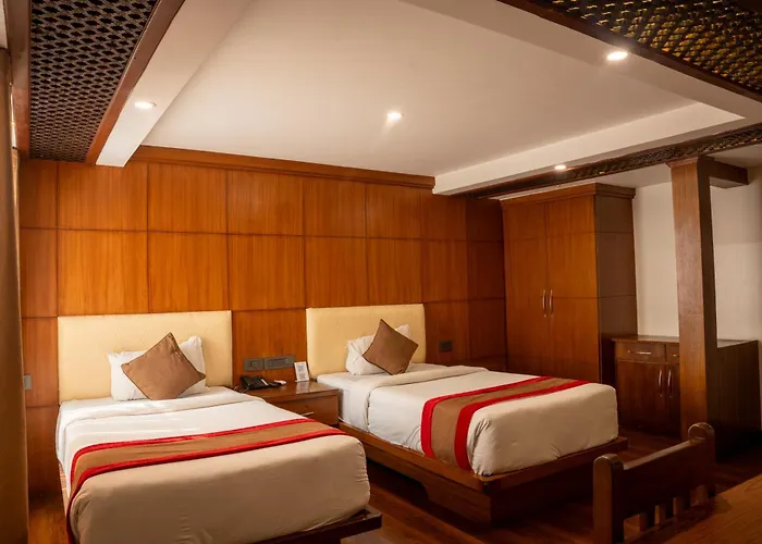 Kailash Kutee Hotel 4*