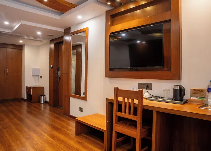 Kailash Kutee Hotel 4*